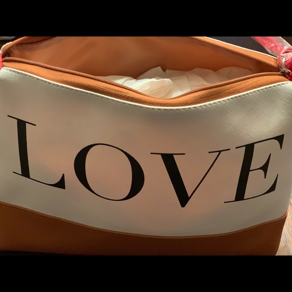 Kenneth Cole large cosmetic case